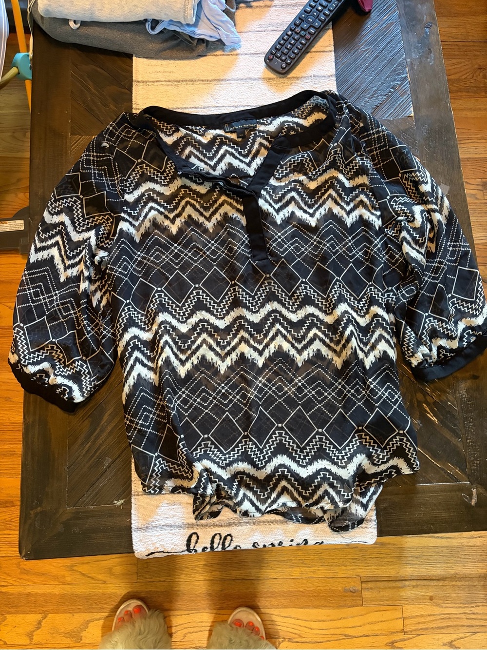 Black and White Geometric Print Blouse
